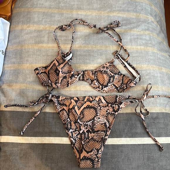 Zaful Bathing Suit NEVER WORN - Picture 1 of 3